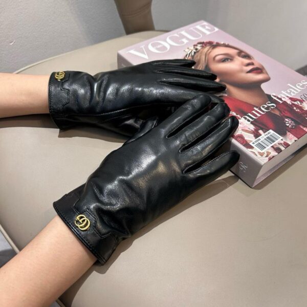 replica,repliche,fake,1:1,earrings,bracelet,ring,jewelry I nuovi guanti touch di Gucci, guanti in pelle di pecora premium