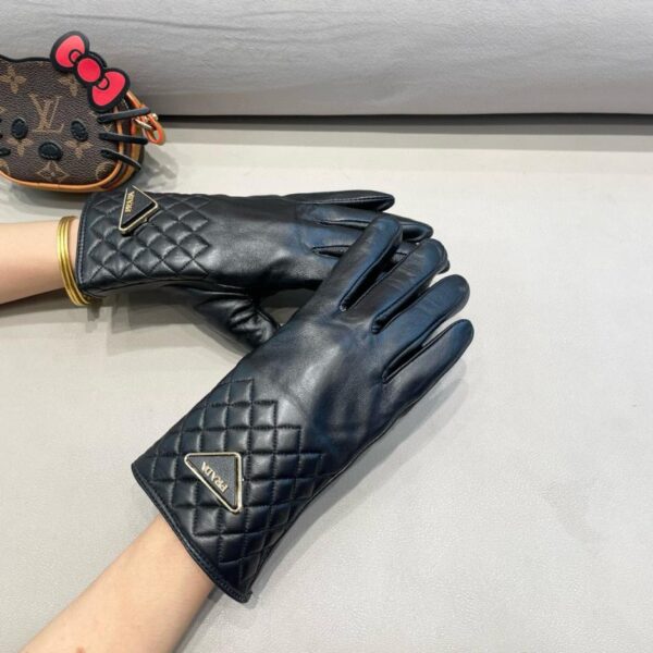 replica,repliche,fake,1:1,earrings,bracelet,ring,jewelry Guanti da donna in montone Prada