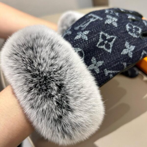 replica,repliche,fake,1:1,earrings,bracelet,ring,jewelry Nuovo denim LV con guanti in pelle, guanti da moto alla moda