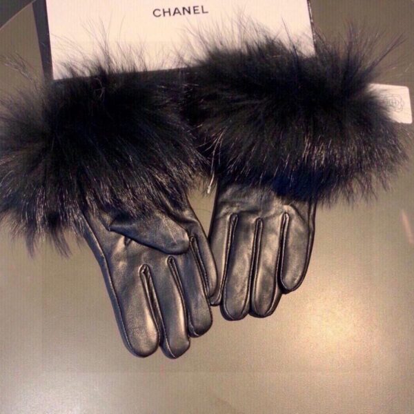 replica,repliche,fake,1:1,earrings,bracelet,ring,jewelry Guanti Chanel touch in pelliccia di volpe grande autunno e inverno