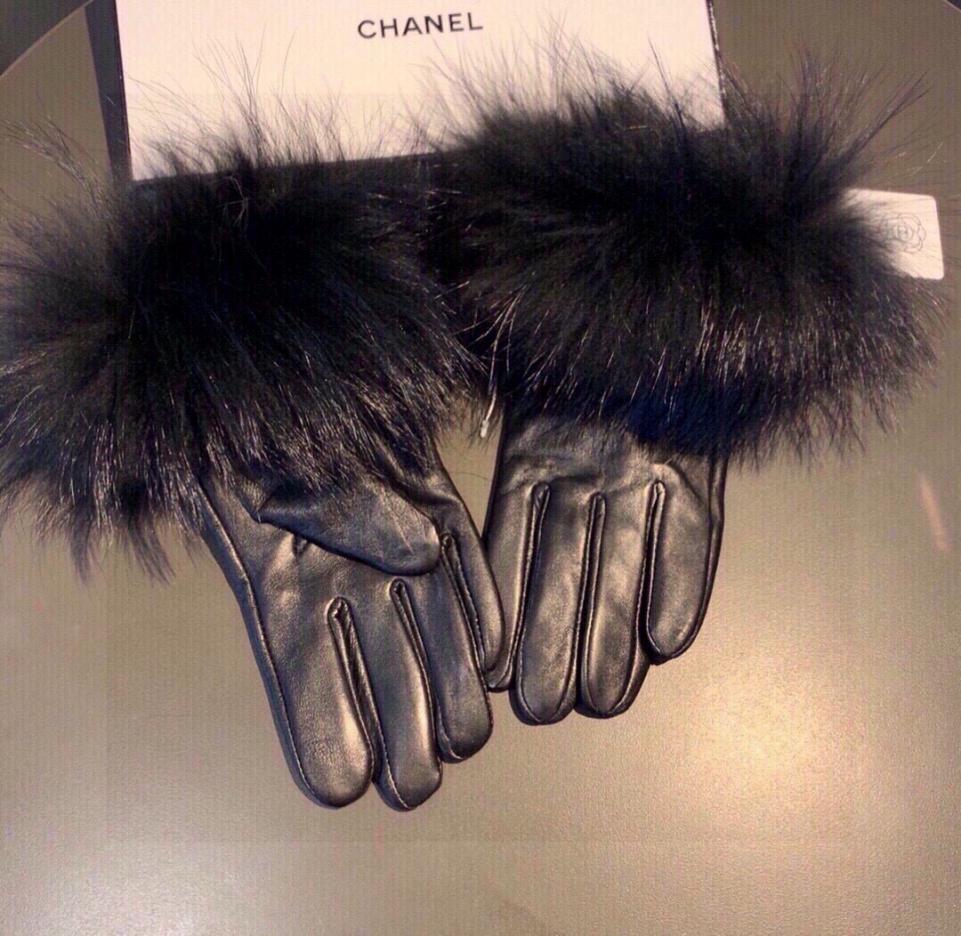 replica,repliche,fake,1:1,earrings,bracelet,ring,jewelry Guanti Chanel touch in pelliccia di volpe grande autunno e inverno replica,repliche,fake,1:1,earrings,bracelet,ring,jewelry Guanti Chanel touch in pelliccia di volpe grande autunno e inverno