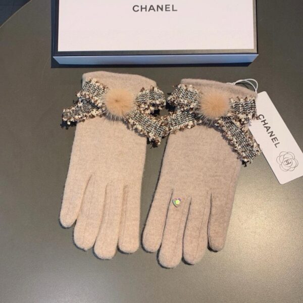 replica,repliche,fake,1:1,earrings,bracelet,ring,jewelry Guanti Chanel in lana nuova
