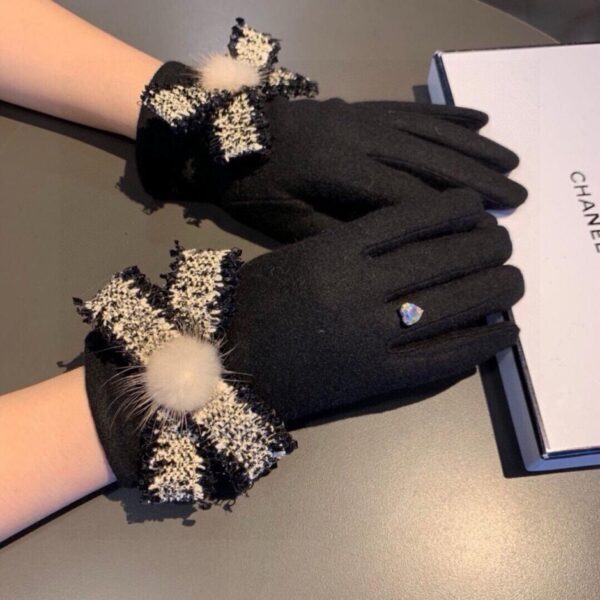 replica,repliche,fake,1:1,earrings,bracelet,ring,jewelry Guanti Chanel in lana nuova