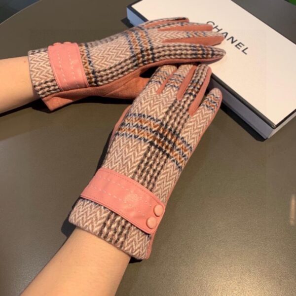 replica,repliche,fake,1:1,earrings,bracelet,ring,jewelry Guanti Chanel in lana nuova