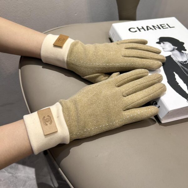 replica,repliche,fake,1:1,earrings,bracelet,ring,jewelry Guanti Chanel in lana nuova