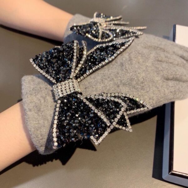 replica,repliche,fake,1:1,earrings,bracelet,ring,jewelry Guanti Chanel in lana nuova