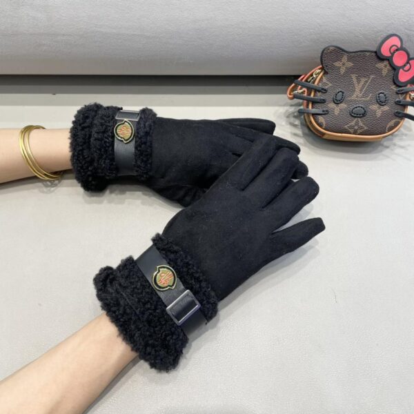 replica,repliche,fake,1:1,earrings,bracelet,ring,jewelry Guanti Moncler in pelle scamosciata