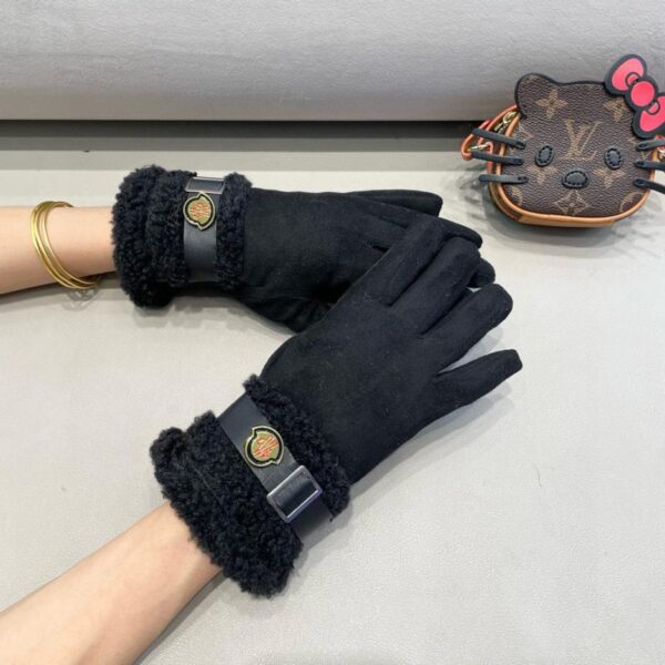 replica,repliche,fake,1:1,earrings,bracelet,ring,jewelry Guanti Moncler in pelle scamosciata