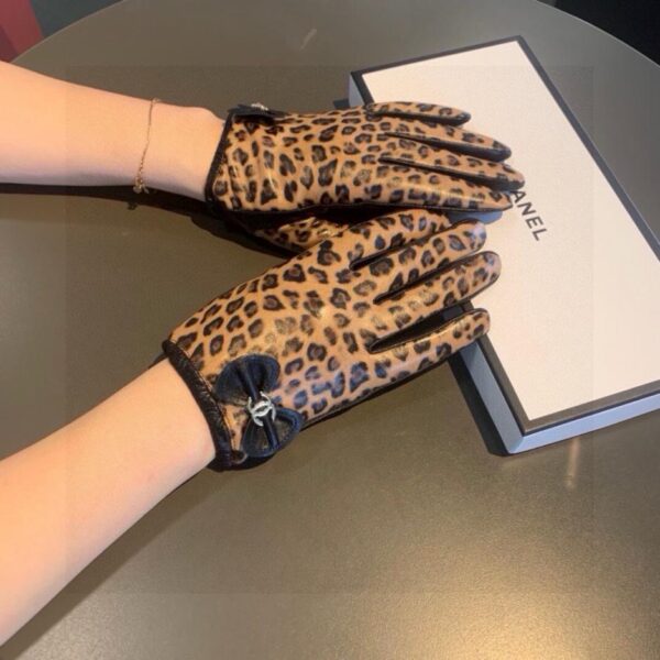 replica,repliche,fake,1:1,earrings,bracelet,ring,jewelry Guanti touch Chanel
