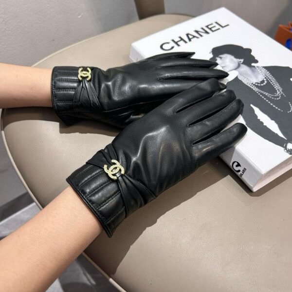 replica,repliche,fake,1:1,earrings,bracelet,ring,jewelry Guanti Chanel Touch Palla di pelliccia di volpe Diamante Doppia C