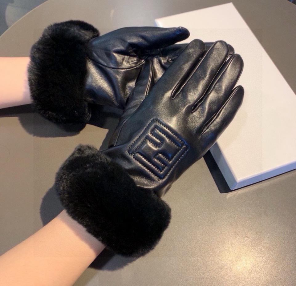 replica,repliche,fake,1:1,earrings,bracelet,ring,jewelry FENDI guanti ricamati in pelle di pecora coniglio pigro autunno e inverno touch screen per cellulare replica,repliche,fake,1:1,earrings,bracelet,ring,jewelry FENDI guanti ricamati in pelle di pecora coniglio pigro autunno e inverno touch screen per cellulare