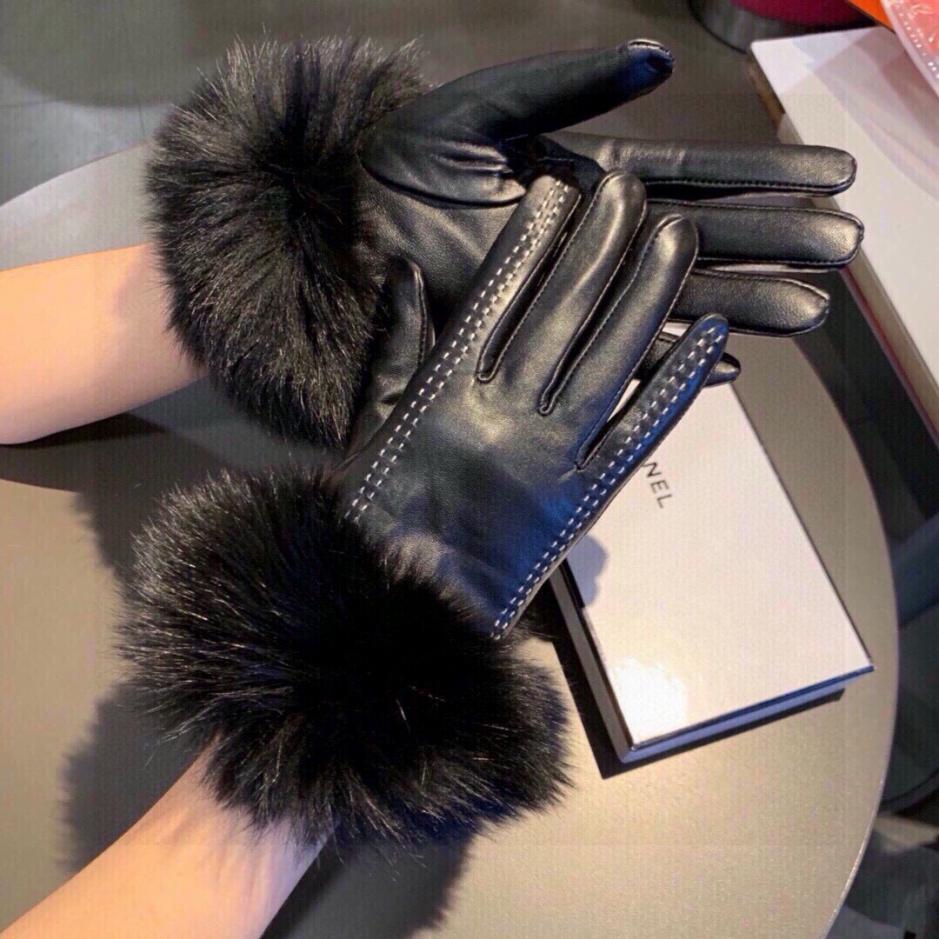 replica,repliche,fake,1:1,earrings,bracelet,ring,jewelry Guanti Chanel touch in pelliccia di volpe grande autunno e inverno replica,repliche,fake,1:1,earrings,bracelet,ring,jewelry Guanti Chanel touch in pelliccia di volpe grande autunno e inverno