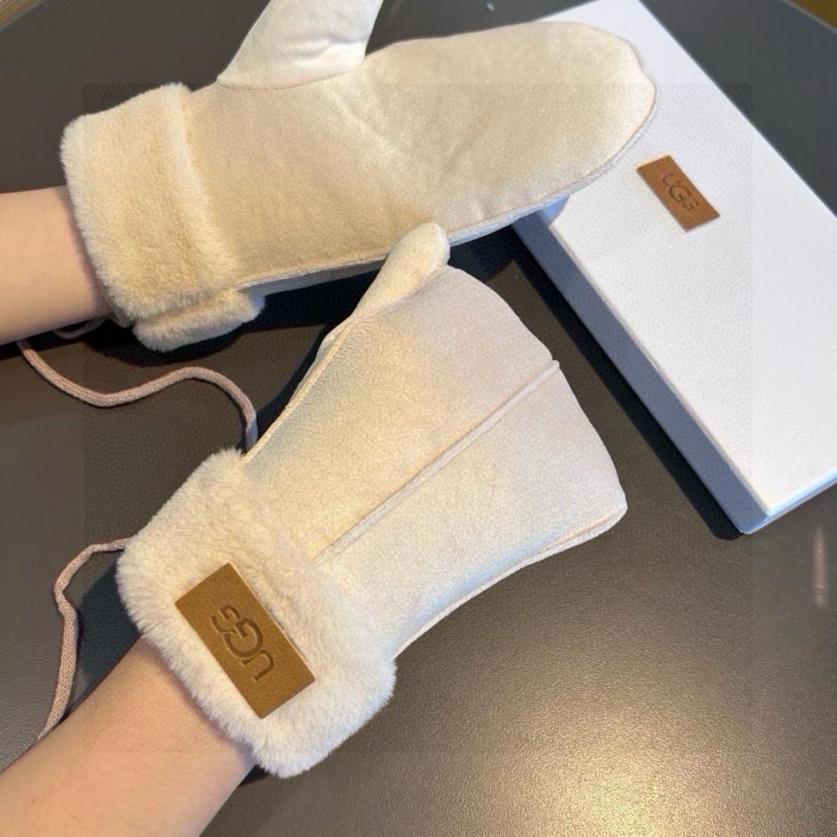 replica,repliche,fake,1:1,earrings,bracelet,ring,jewelry Guanti UGG in lana con spalle autunnali e invernali replica,repliche,fake,1:1,earrings,bracelet,ring,jewelry Guanti UGG in lana con spalle autunnali e invernali
