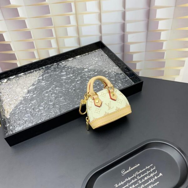 replica,repliche,fake,1:1,earrings,bracelet,ring,jewelry  M01706 ️Louis Vuitton lv mini ciondolo portachiavi borsa a conchiglia (3E0B)