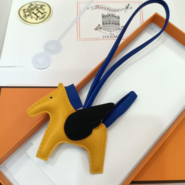 replica,repliche,fake,1:1,earrings,bracelet,ring,jewelry HMMMMS Mini Pegaso in pelle di pecora (92FA)