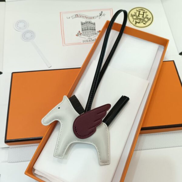 replica,repliche,fake,1:1,earrings,bracelet,ring,jewelry Versione top HMMMMS Mini Pegasus in pelle di pecora