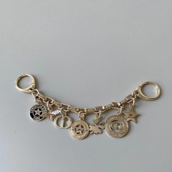 replica,repliche,fake,1:1,earrings,bracelet,ring,jewelry Nuovi charm da borsa Dior (0A81)