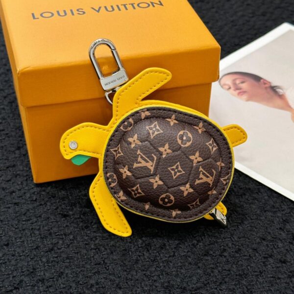 replica,repliche,fake,1:1,earrings,bracelet,ring,jewelry Ciondolo portachiavi borsa tartaruga Louis Vuitton (50B0)