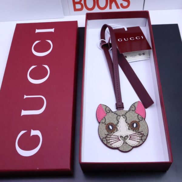 replica,repliche,fake,1:1,earrings,bracelet,ring,jewelry Ciondolo portachiavi borsa decorazione borsa Gucci nuova