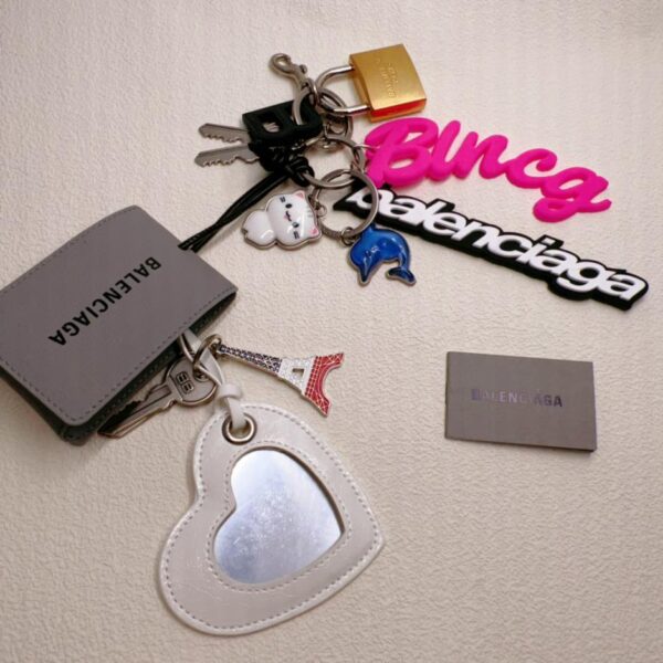 replica,repliche,fake,1:1,earrings,bracelet,ring,jewelry Balenciaga Rodeo24ss pendente multi-elemento con combinazione portachiavi con ciondolo piccolo (5FBF)