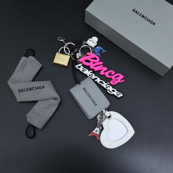 replica,repliche,fake,1:1,earrings,bracelet,ring,jewelry Balenciaga Rodeo24ss ciondolo con portachiavi con combinazione di piccoli ciondoli multielemento (F52B)