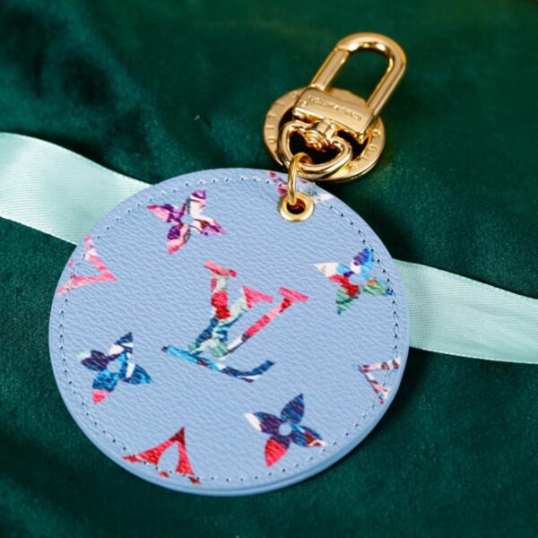 replica,repliche,fake,1:1,earrings,bracelet,ring,jewelry Portachiavi rotondo LV serie pendente modello blu (E9B7)