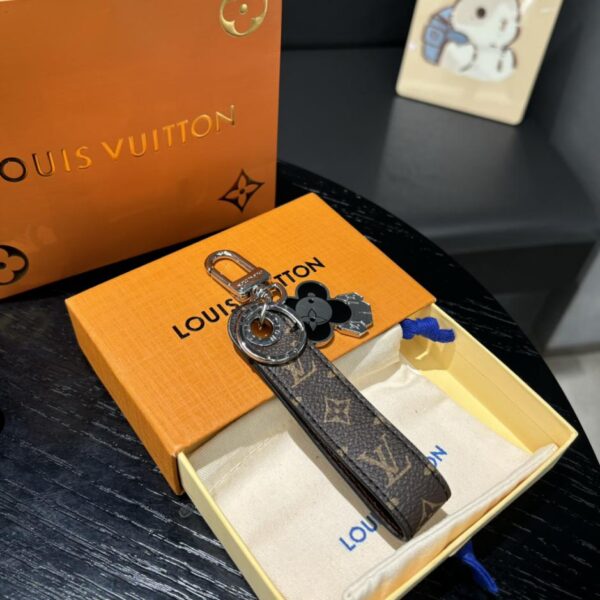 replica,repliche,fake,1:1,earrings,bracelet,ring,jewelry LOUIS VUITTONPortachiavi con logo presbiopia da donna Louis Vuitton, 6 colori in stock (2B3B)