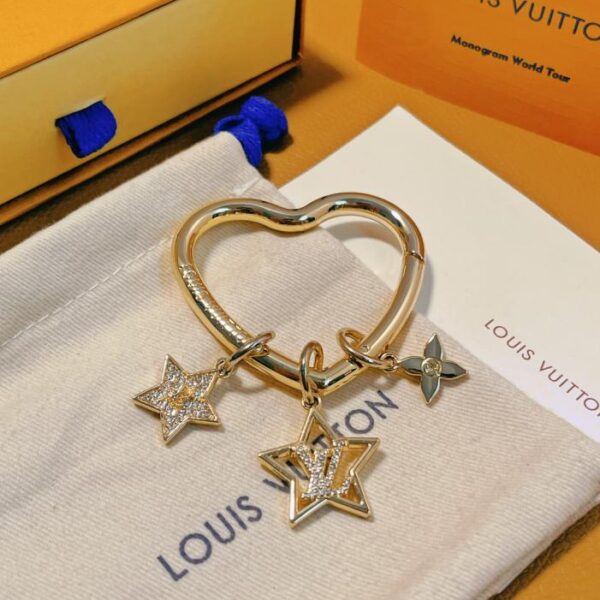replica,repliche,fake,1:1,earrings,bracelet,ring,jewelry Ornamento per borsa a cuore LV Constellation (F30F)