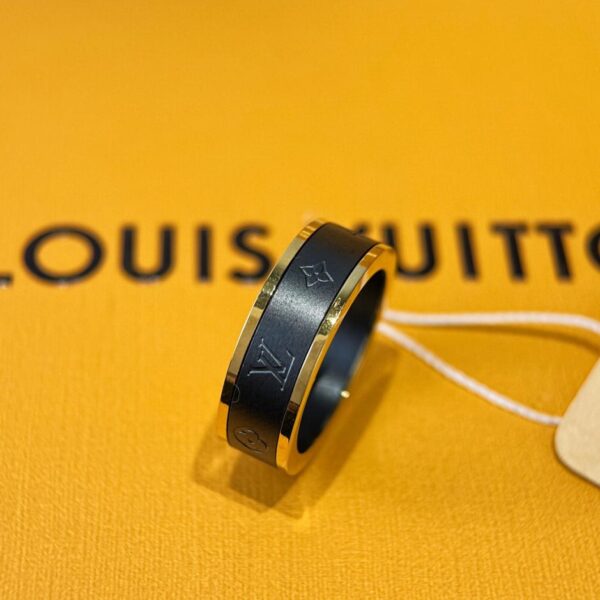 replica,repliche,fake,1:1,earrings,bracelet,ring,jewelry Anello Louis Vuitton in ceramica nera ️misura USA 67891011 (B9CE)