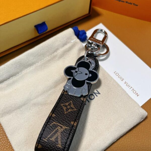 replica,repliche,fake,1:1,earrings,bracelet,ring,jewelry Accessori borsa LV VIVIENNE DRAGONNE e portachiavi (2E6F)