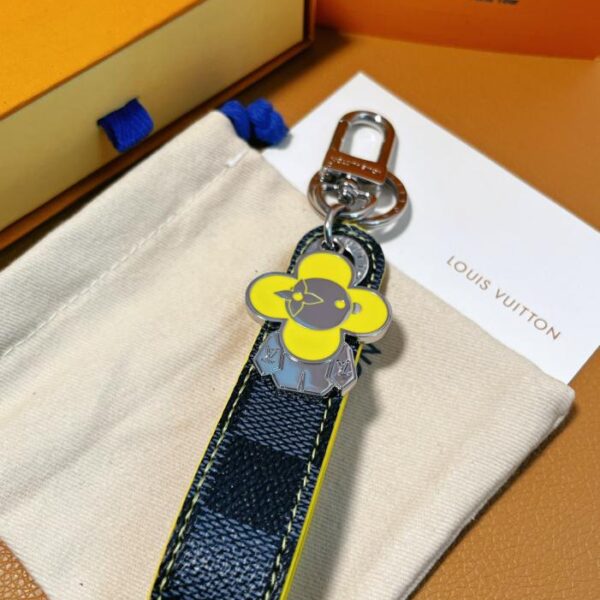 replica,repliche,fake,1:1,earrings,bracelet,ring,jewelry Accessori borsa e portachiavi LV VIVIENNE DRAGONNE (D4FE)