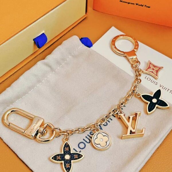 replica,repliche,fake,1:1,earrings,bracelet,ring,jewelry LV M68999Accessori borsa e portachiavi Spring Street