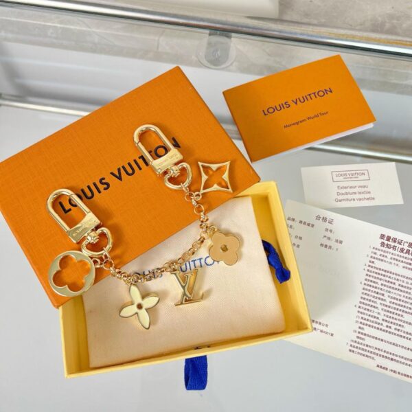 replica,repliche,fake,1:1,earrings,bracelet,ring,jewelry Louis Vuitton borsa ciondoli accessori catene portachiavi M01413 FC31)