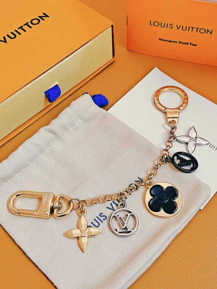 replica,repliche,fake,1:1,earrings,bracelet,ring,jewelry Louis Vuitton Ciondolo per borsa con catena M00356BLOSSOM DREAM (57CF) replica,repliche,fake,1:1,earrings,bracelet,ring,jewelry Louis Vuitton Ciondolo per borsa con catena M00356BLOSSOM DREAM (57CF)