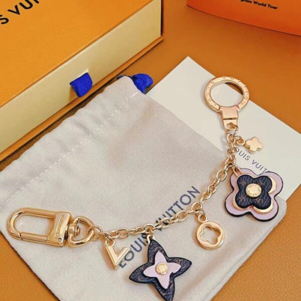 replica,repliche,fake,1:1,earrings,bracelet,ring,jewelry BLOOMING FLOWERS CHAIN ​​accessori borsa e portachiavi M63086