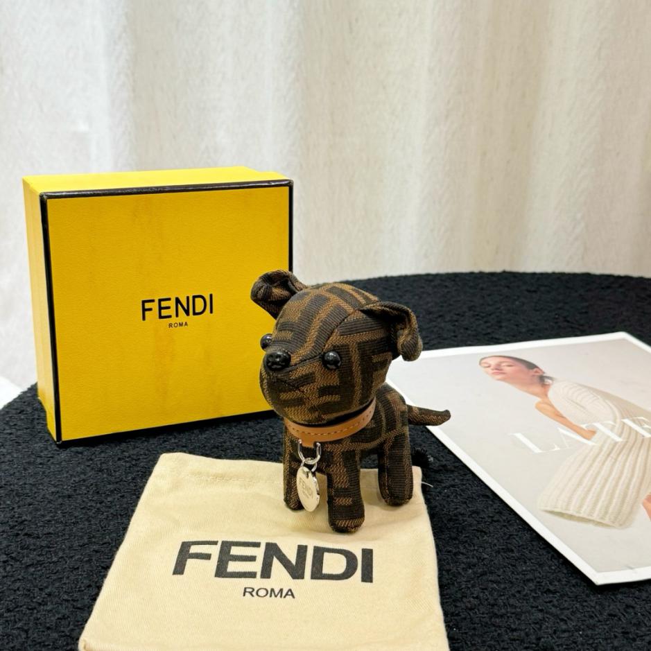 replica,repliche,fake,1:1,earrings,bracelet,ring,jewelry Fendi Bulldog francese ciondolo portachiavi ornamento replica,repliche,fake,1:1,earrings,bracelet,ring,jewelry Fendi Bulldog francese ciondolo portachiavi ornamento