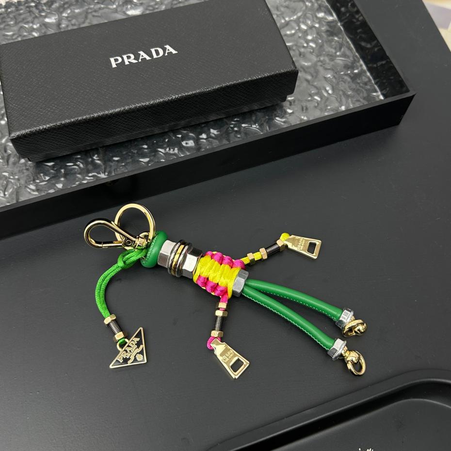 replica,repliche,fake,1:1,earrings,bracelet,ring,jewelry Nuovo portachiavi presentato in vacchetta Saffiano intrecciata a mano replica,repliche,fake,1:1,earrings,bracelet,ring,jewelry Nuovo portachiavi presentato in vacchetta Saffiano intrecciata a mano