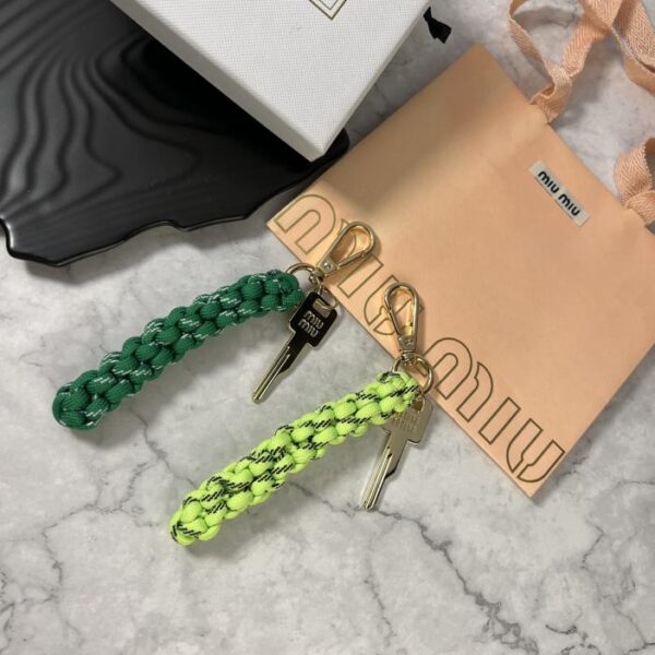 replica,repliche,fake,1:1,earrings,bracelet,ring,jewelry Ciondolo decorativo per borsa portachiavi MiuMiu (7C98)