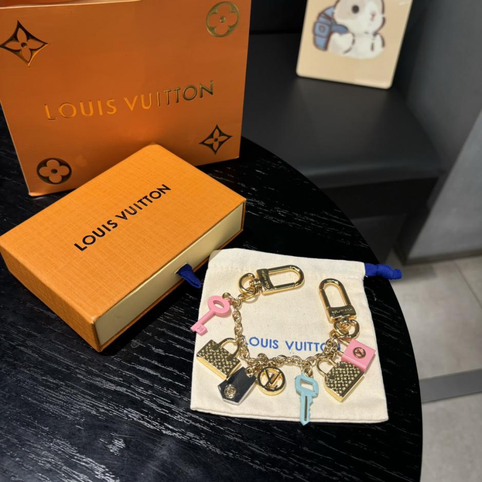 replica,repliche,fake,1:1,earrings,bracelet,ring,jewelry Louis Vuitton M01006BLOOMING Portachiavi Portachiavi Blooming (8AC2) replica,repliche,fake,1:1,earrings,bracelet,ring,jewelry Louis Vuitton M01006BLOOMING Portachiavi Portachiavi Blooming (8AC2)