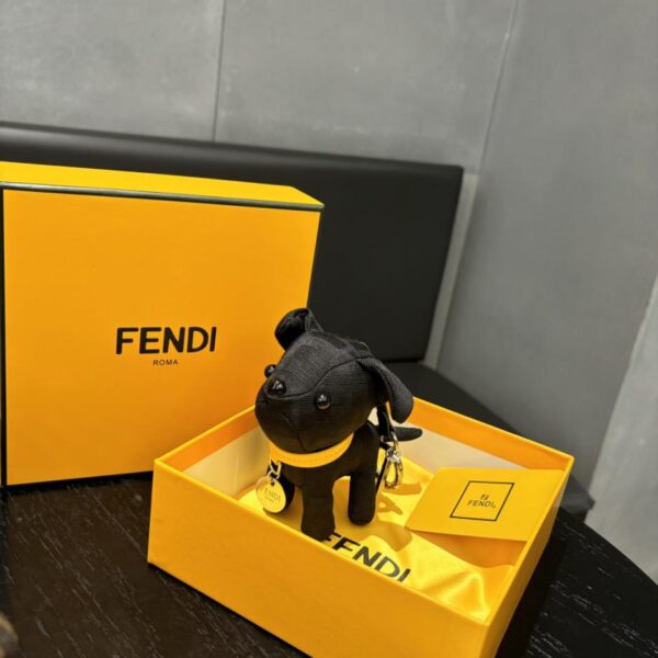 replica,repliche,fake,1:1,earrings,bracelet,ring,jewelry Nuovo FENDI Fendi Portachiavi con ciondolo per borsa di riparazione per cani in edizione limitata (8BA0)