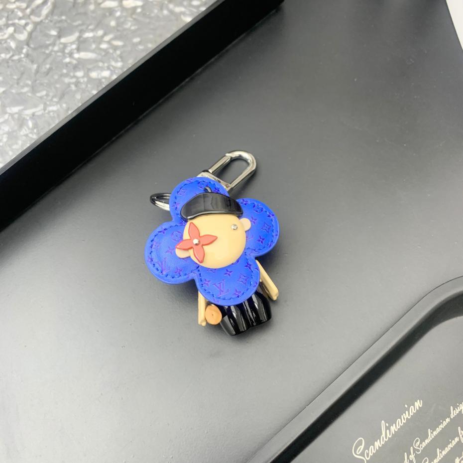 replica,repliche,fake,1:1,earrings,bracelet,ring,jewelry Ciondolo per borsa portachiavi blu vivienne in stile estivo di Louis Vuitton replica,repliche,fake,1:1,earrings,bracelet,ring,jewelry Ciondolo per borsa portachiavi blu vivienne in stile estivo di Louis Vuitton