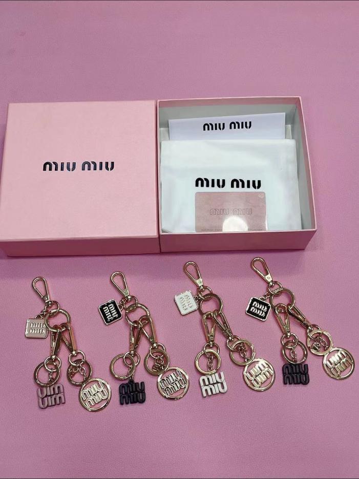 replica,repliche,fake,1:1,earrings,bracelet,ring,jewelry Portachiavi MiuMiu in pelle di vacchetta (A3EE) replica,repliche,fake,1:1,earrings,bracelet,ring,jewelry Portachiavi MiuMiu in pelle di vacchetta (A3EE)