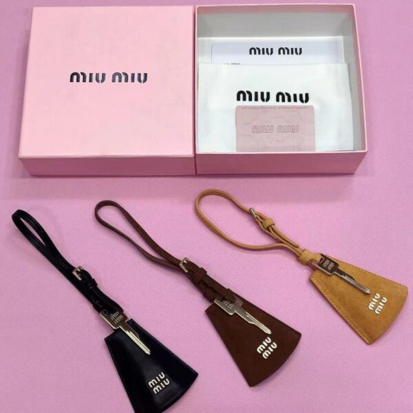 replica,repliche,fake,1:1,earrings,bracelet,ring,jewelry Portachiavi MiuMiu in vacchetta (7B48)