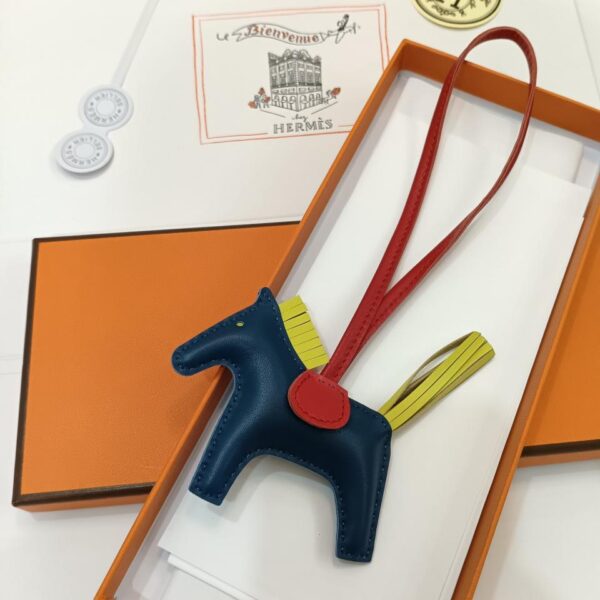 replica,repliche,fake,1:1,earrings,bracelet,ring,jewelry HMMMMS Mini Pegaso in pelle di pecora (E35A)