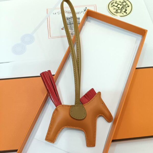 replica,repliche,fake,1:1,earrings,bracelet,ring,jewelry HMMMMS Mini Pegaso in pelle di pecora (CA3B)