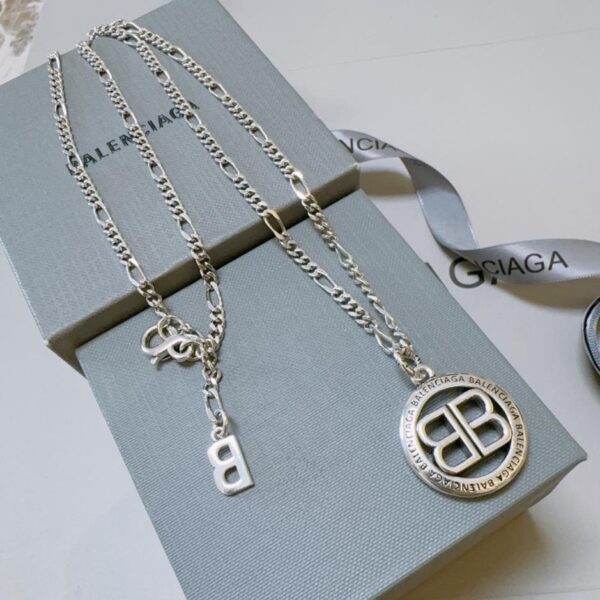 replica,repliche,fake,1:1,earrings,bracelet,ring,jewelry Nuova collana Balenciaga (8530)