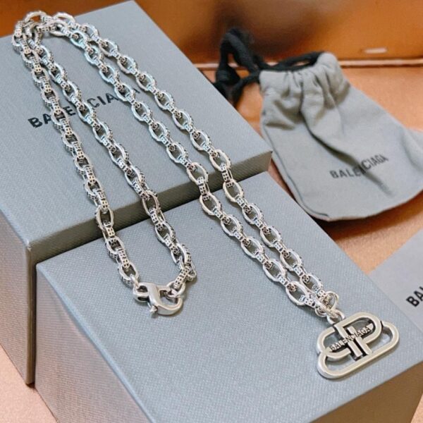 replica,repliche,fake,1:1,earrings,bracelet,ring,jewelry Collana Balenciaga nuova (8760)