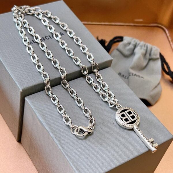 replica,repliche,fake,1:1,earrings,bracelet,ring,jewelry Nuova collana Balenciaga (1112)