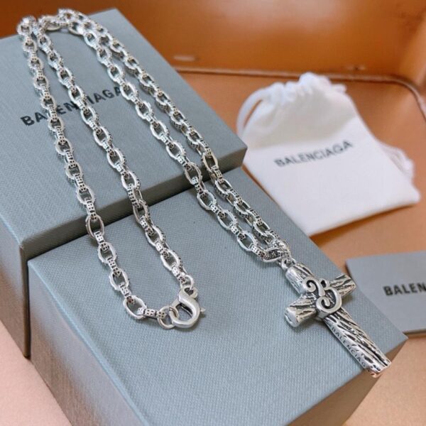 replica,repliche,fake,1:1,earrings,bracelet,ring,jewelry Nuova collana Balenciaga (A53F)