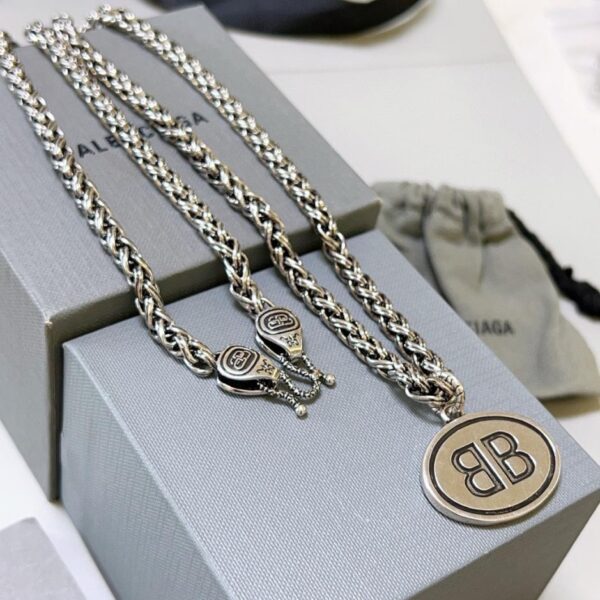 replica,repliche,fake,1:1,earrings,bracelet,ring,jewelry Nuova collana Balenciaga (B4A5)
